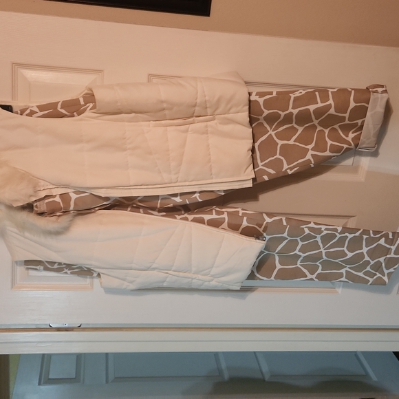 Women leopard patterned ankle length pants. Tan/ off white - Picture 7 of 7